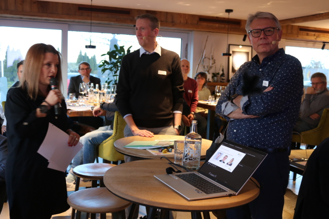 Prof. Dr. Michael Grossniklaus im Gespräch mit Prof. Dr. Guido Schuster bei der AVR Jahresversammlung 2024